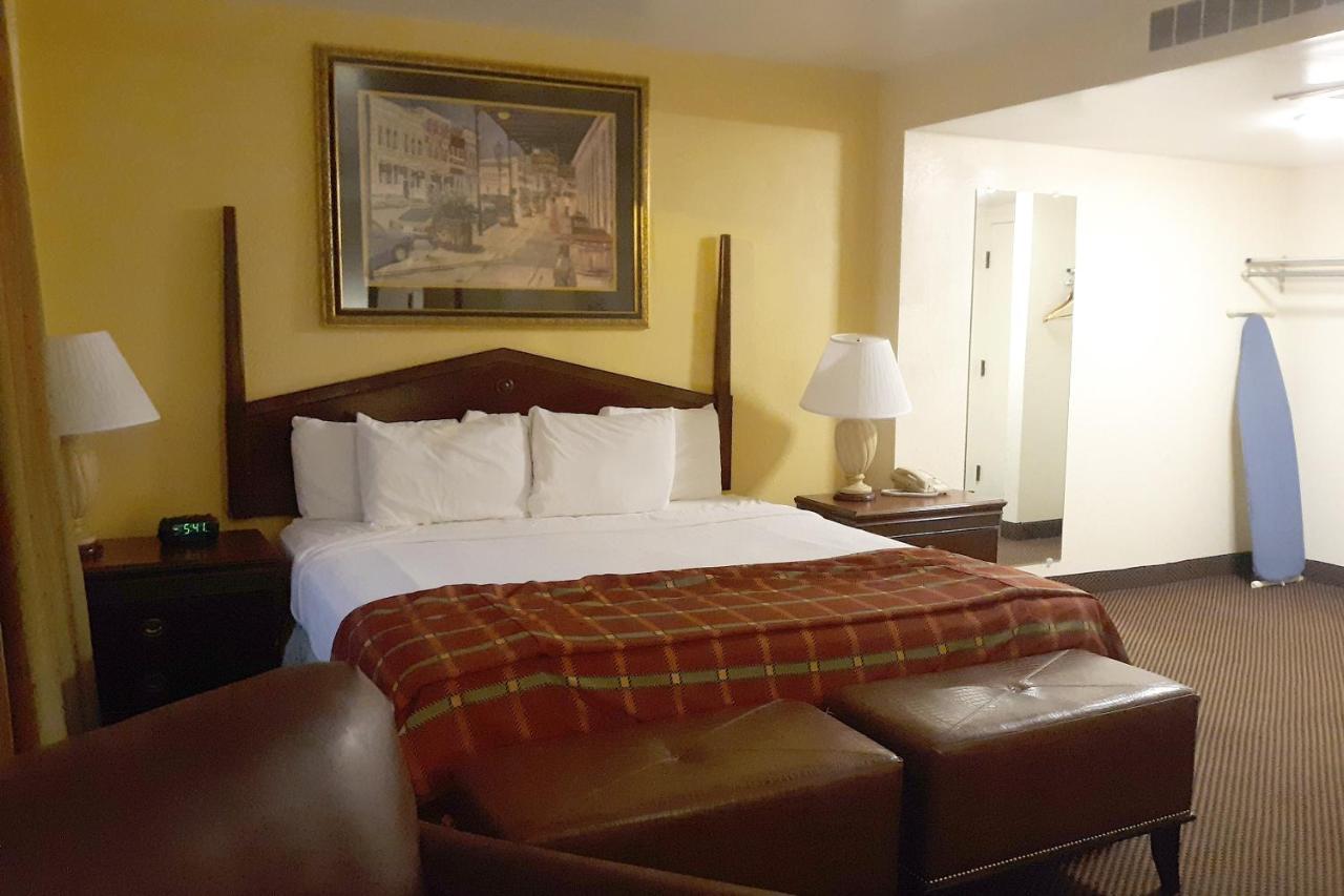 Mclure Hotel Wheeling Zewnętrze zdjęcie
