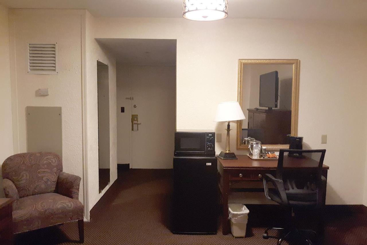 Mclure Hotel Wheeling Zewnętrze zdjęcie